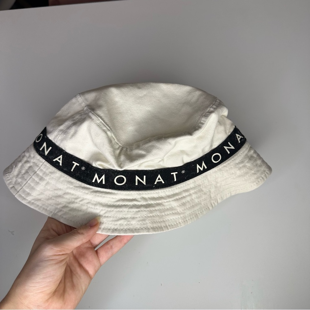 Monat White Bucket Hat